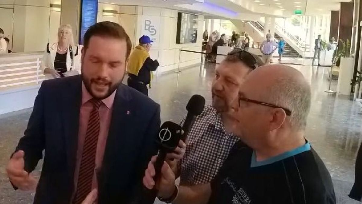 Karácsony szerint nincs hídpénzbotrány, az újpesti polgármester pedig riportereket hülyézett le (videó)
