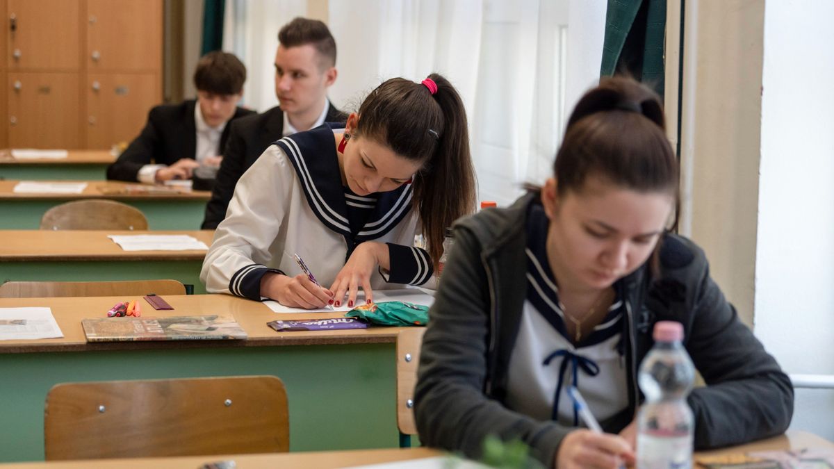 Pénteken kezdődnek a május-júniusi érettségi vizsgák