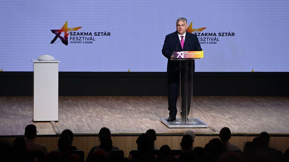 Orbán Viktor: a tehetséges fiatalok írják hazánk jövőjét (élő)