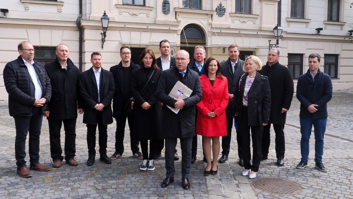 Összegyűjtötték az aláírásokat a Fidesz–KDNP jelöltjei Veszprémben