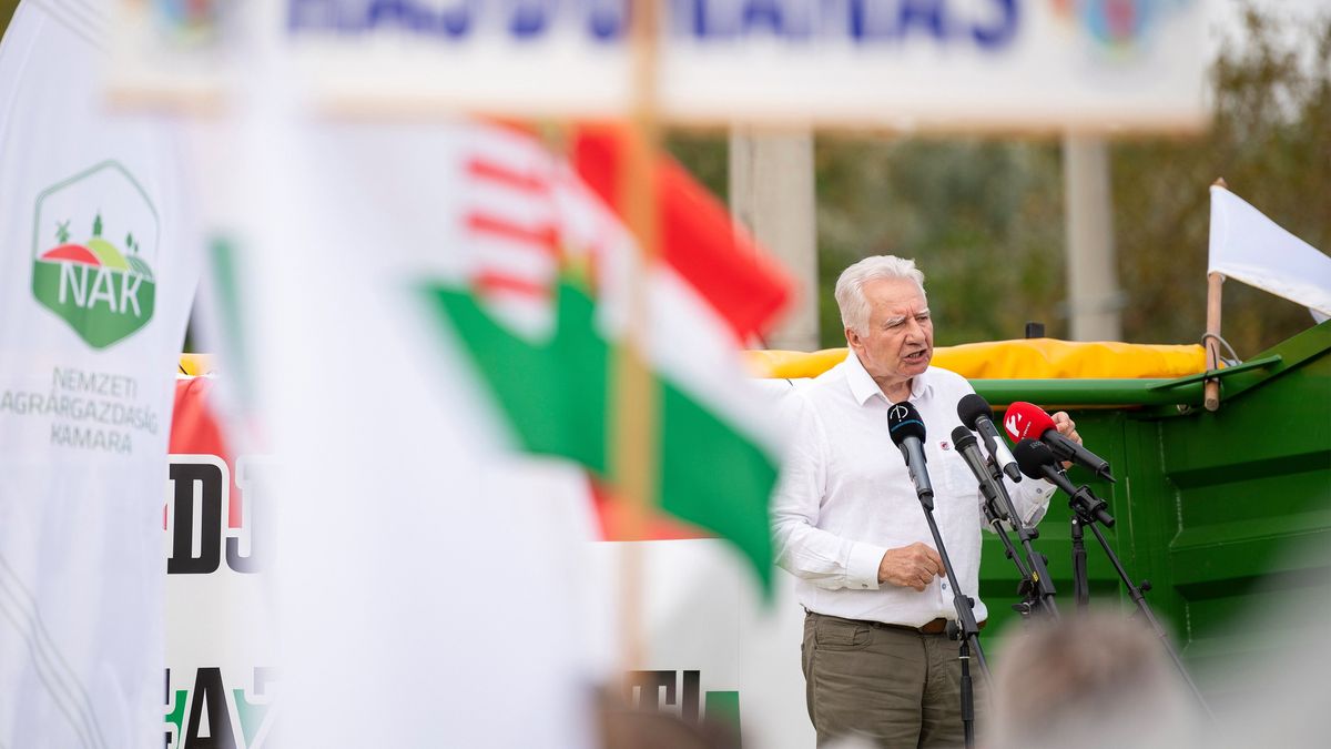 Jakab István: Magyarországnak joga van a magyar emberek egészségét védeni