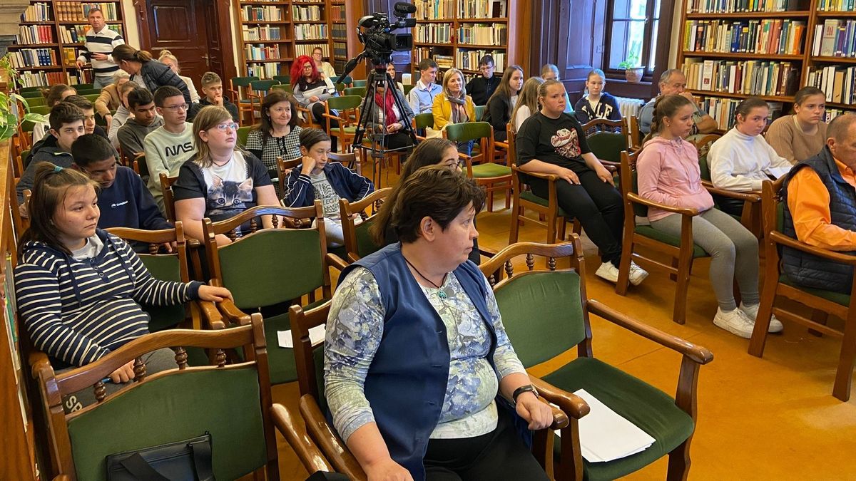Anyanyelvi piknik Devecserben