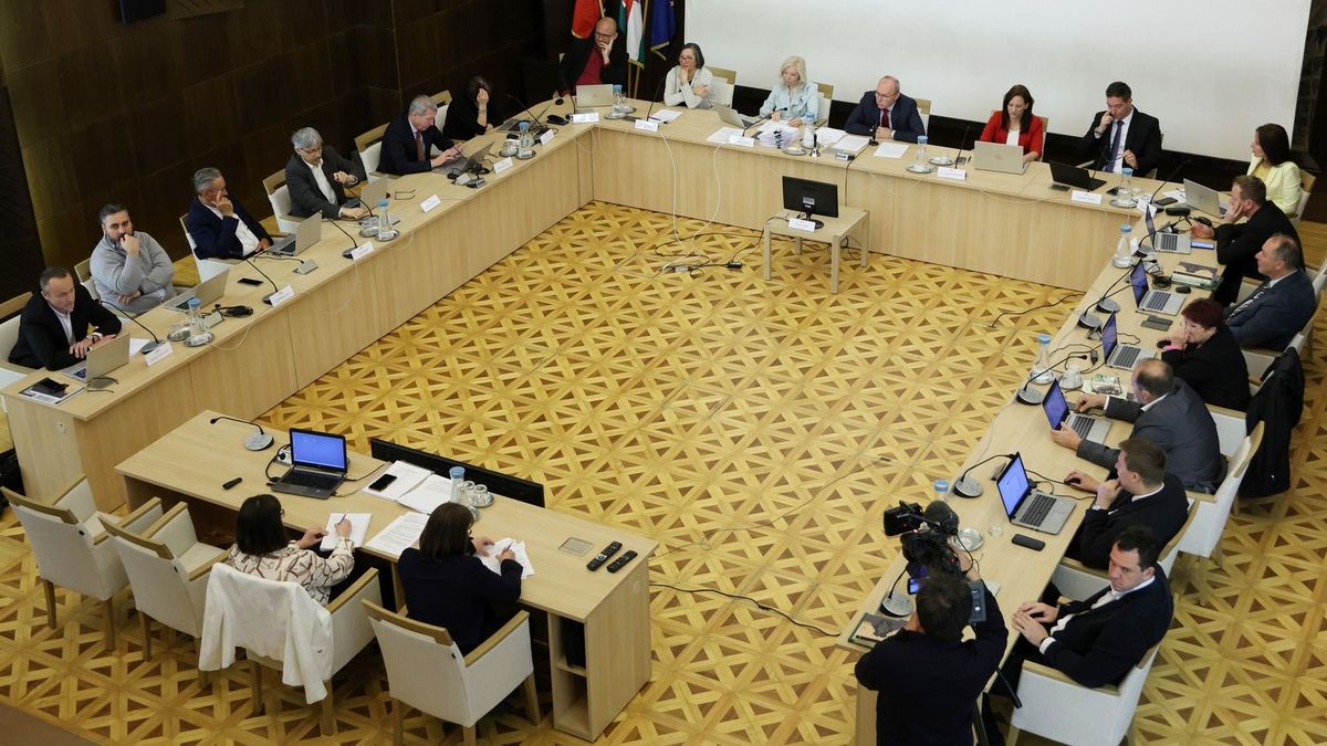 Megköszönte a veszprémi közgyűlés azoknak, akik vigyáznak ránk