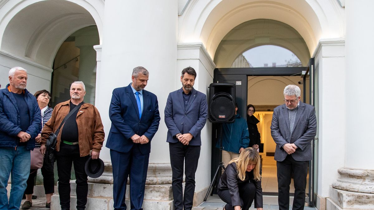 Emléktáblát avattak a holokauszt 80. évfordulóján Várpalotán