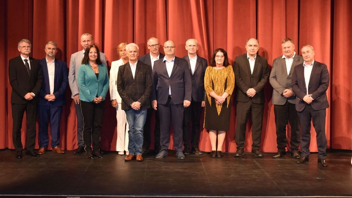 Bemutatta jelöltjeit a Fidesz–KDNP Pápán