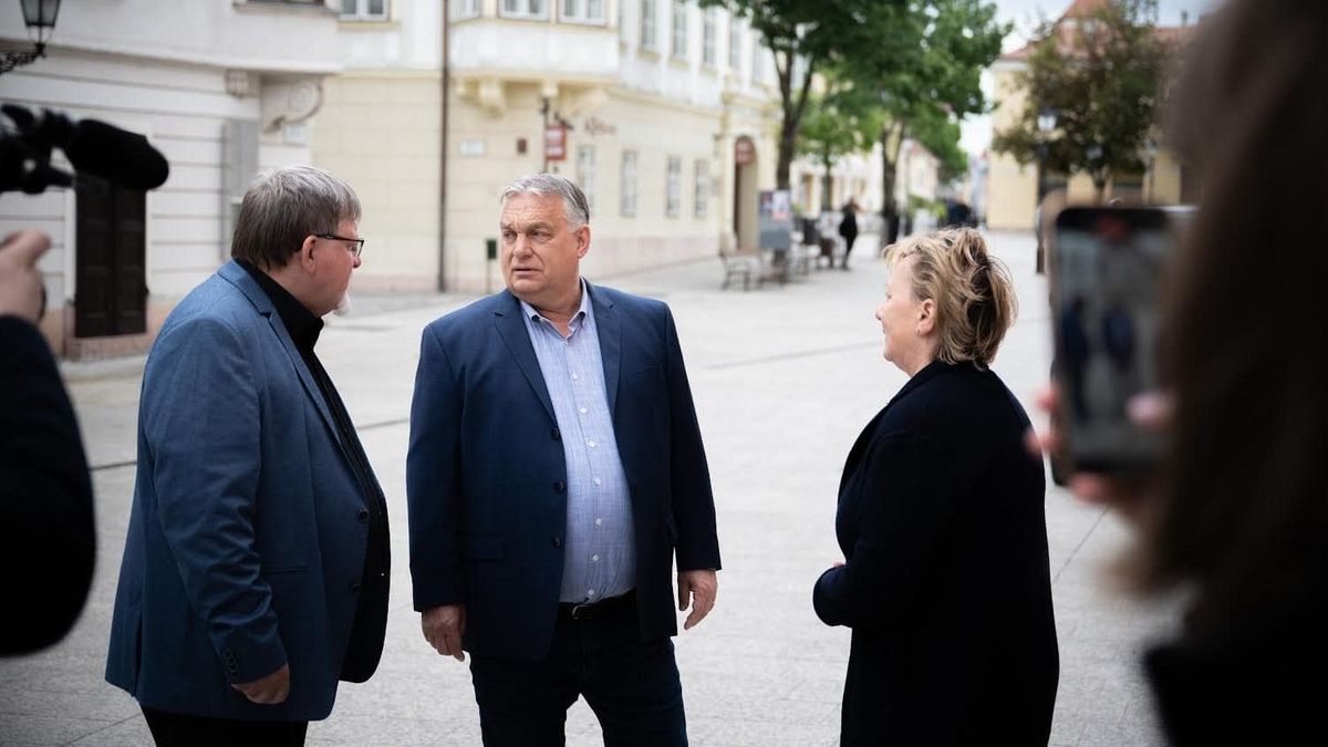 Orbán Viktor a győri polgármesterrel kávézott
