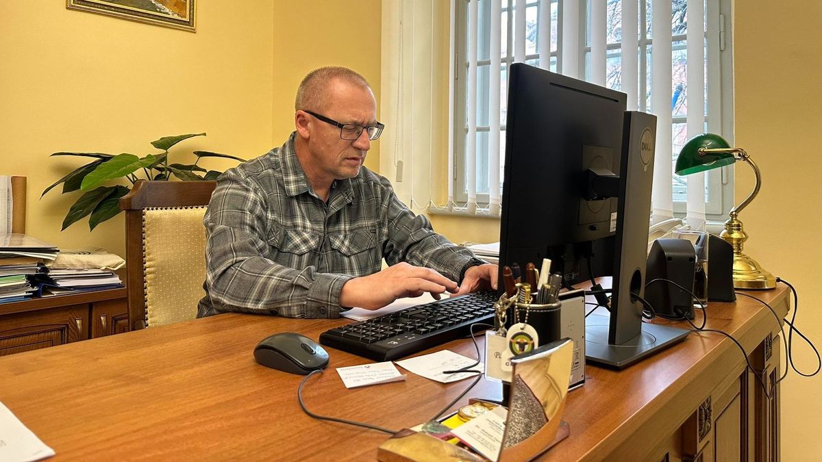 Választási jogsértést jelentett be Pápa polgármestere