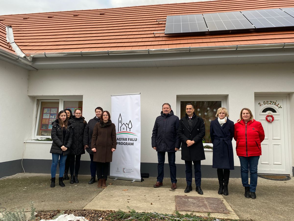 Nemrégiben a Magyar falu program révén az iskola tetőcseréjét végezték el Jásdon, most egy másik önkormányzati ingatlan felújításával foglalkozhatnak
