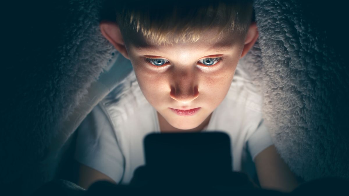 Így „lövi le” az Instagram a gyerekeknek küldött meztelen képeket