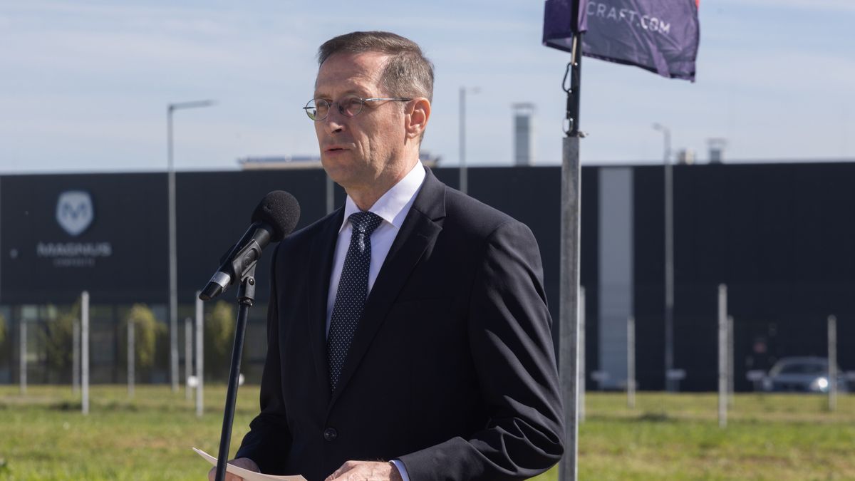 Varga Mihály: a kormány kiáll Európa keresztény alapjai mellett (videó)