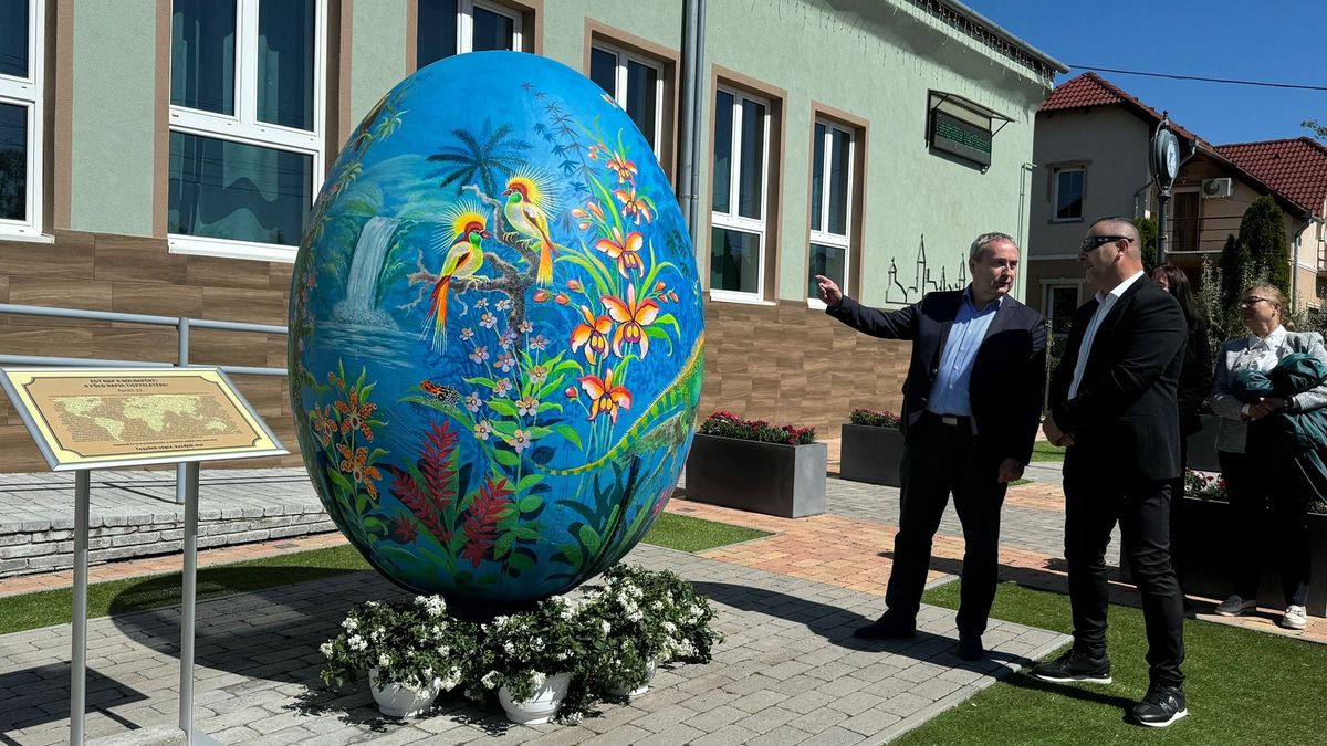 Felavatták a mezőlaki dinótojást