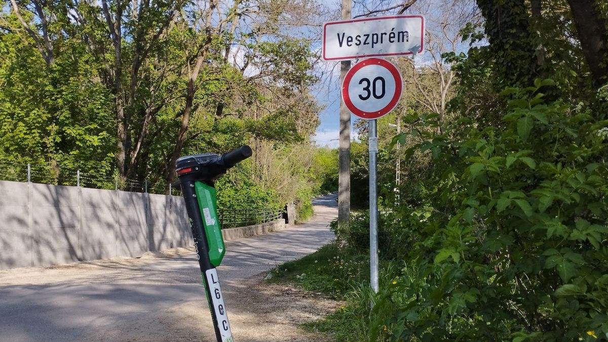Harminccal, végig a városban?