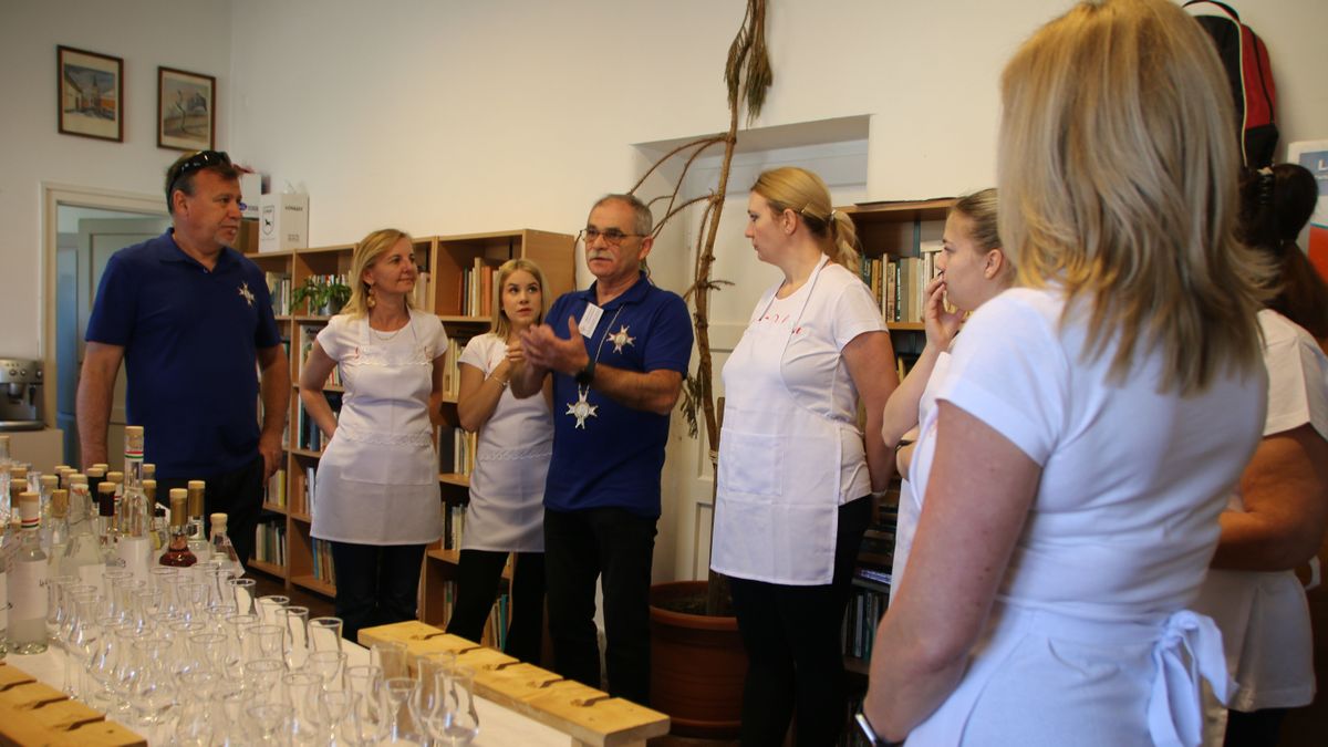 Elektronikusan bíráltak – ezentúl nem lesz dohányzás, szivarozás (galéria)
