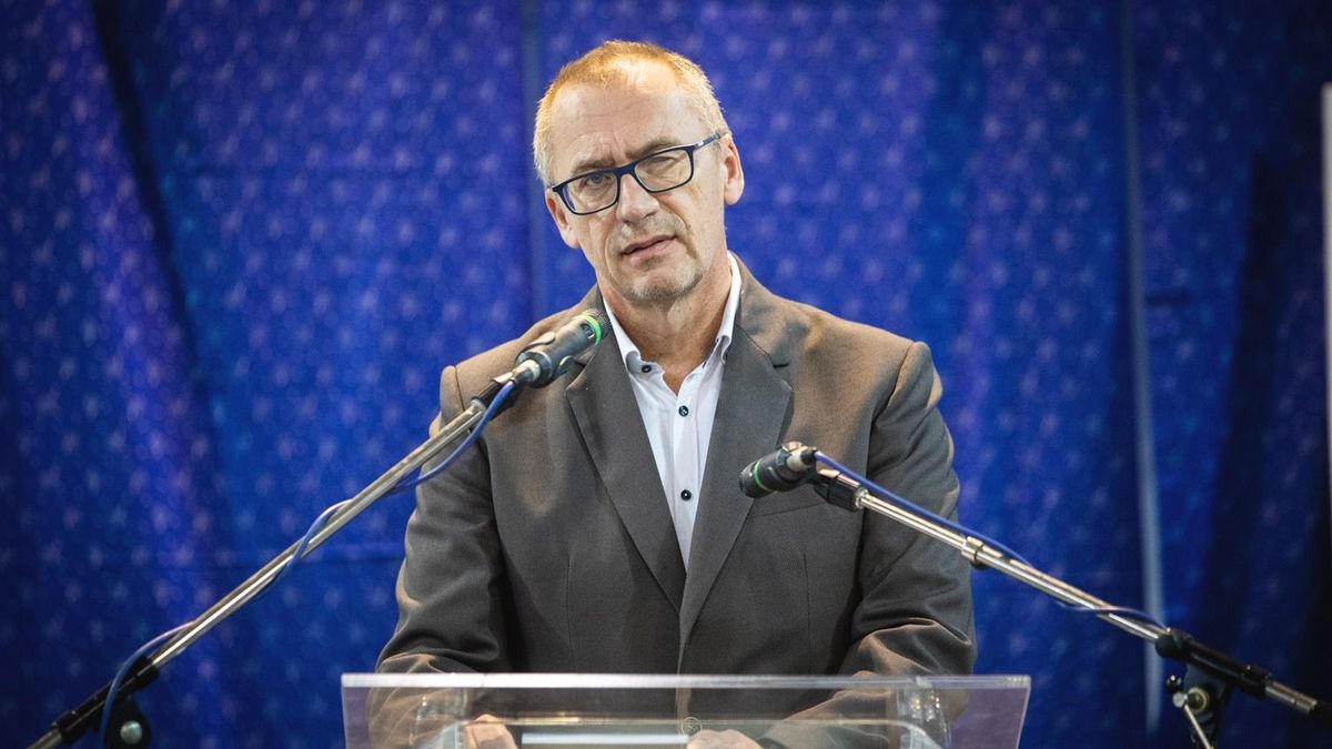 Néhány óra alatt összegyűjtötte az ajánlásokat Pápa polgármestere