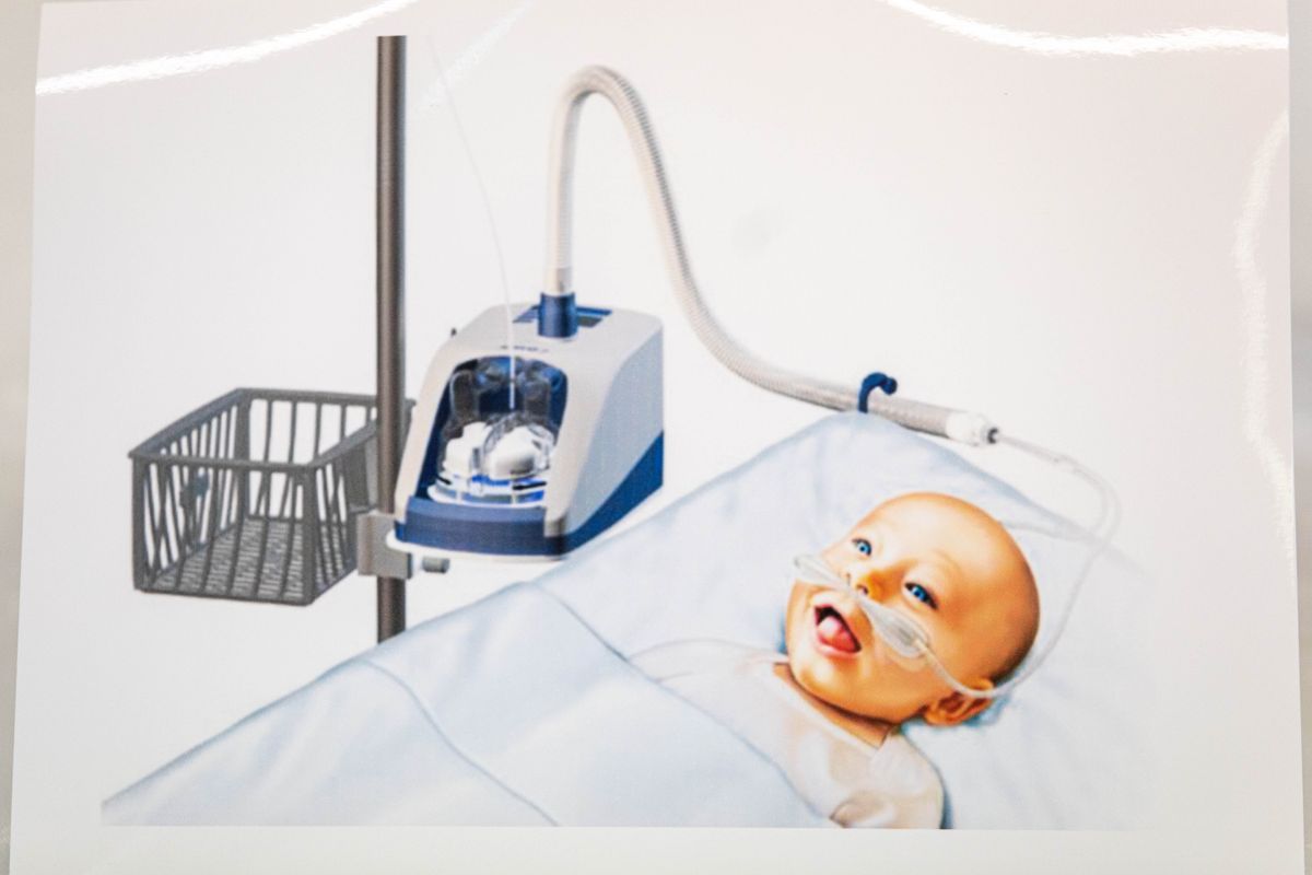 Az oxigénterápiás készülék a gyermek-intenzív részleg ötödik ilyen eszköze