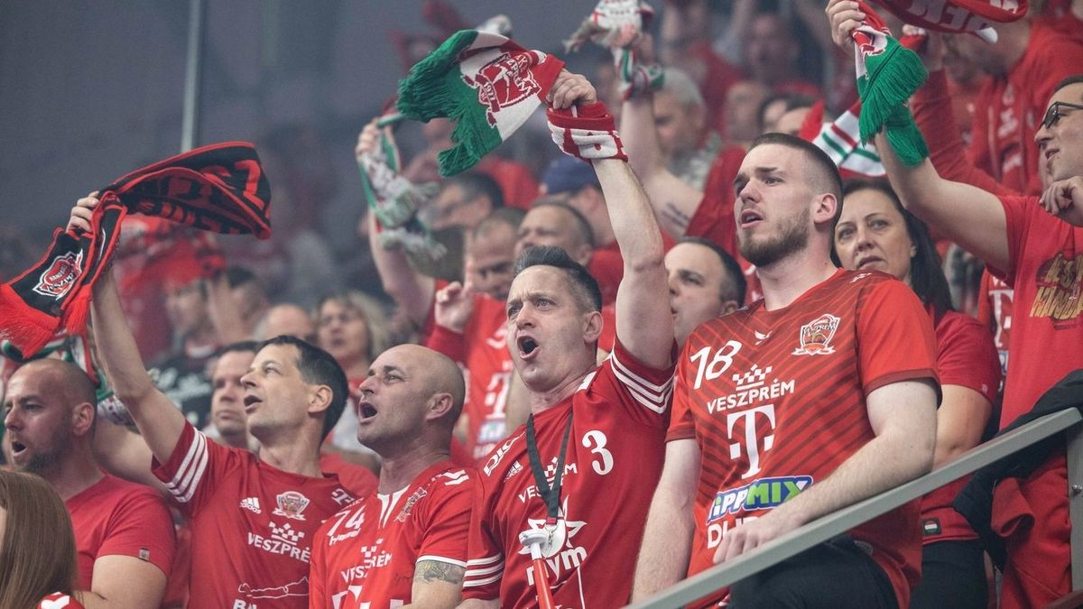 Ilyen még nem volt! Tüntetést szerveznek a veszprémi szurkolók