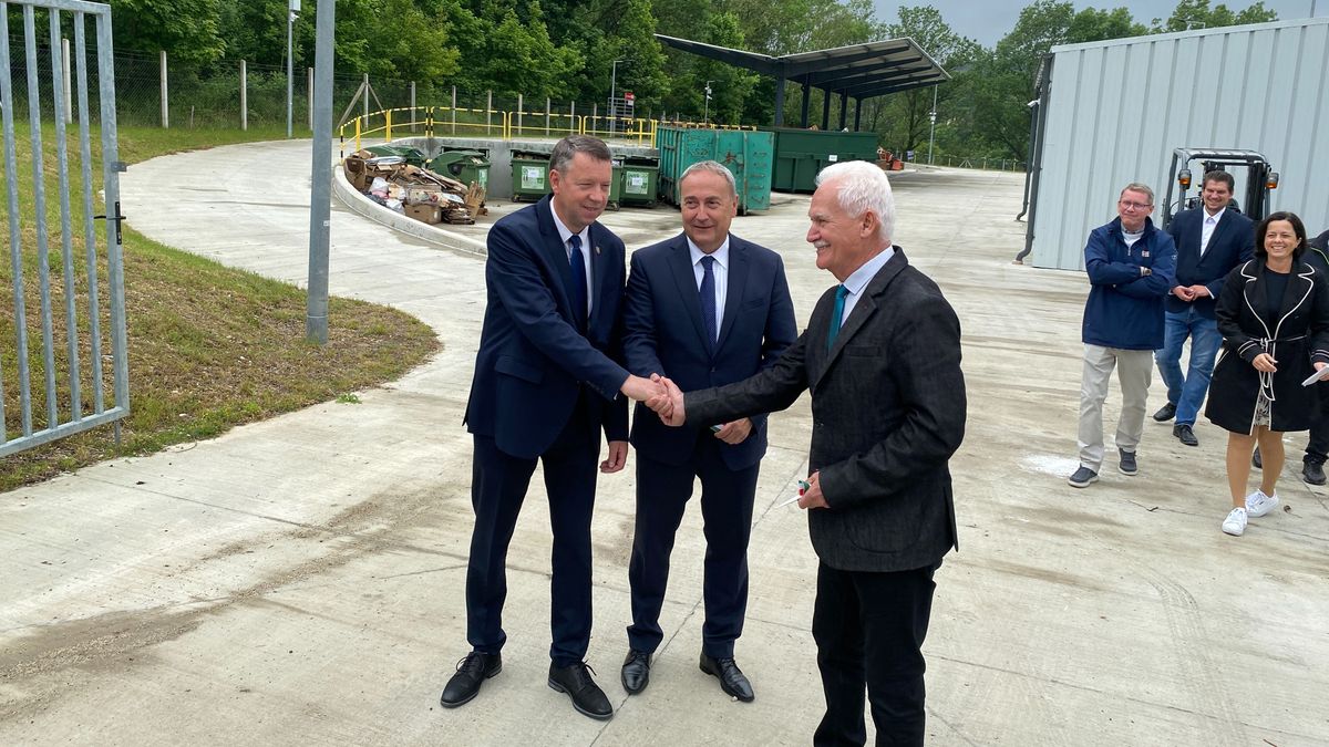 Megrohanták az új hulladékudvart a bakonyiak, mutatjuk, mi hova kerül, hogy újra feldolgozhassák (képgaléria)