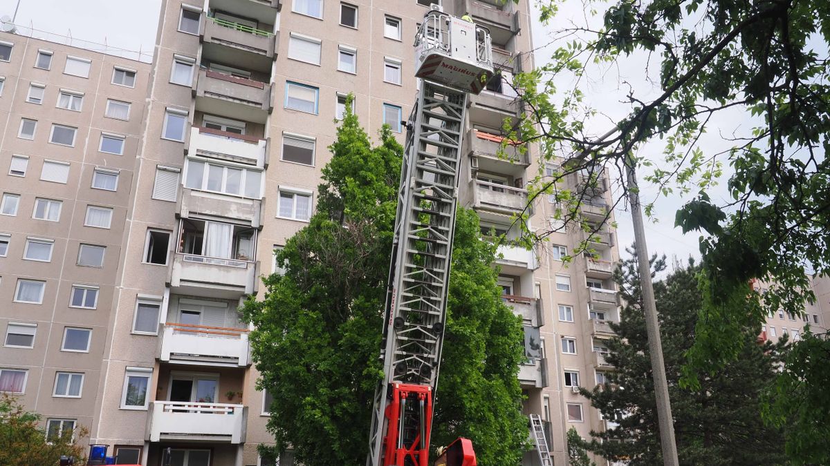 Tűz Veszprémben: 16 embert vittek kórházba (Fotók!)
