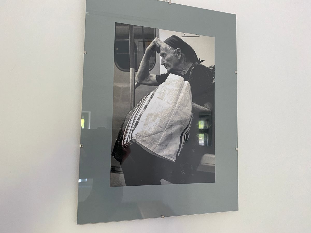 Részlet a Horák40 című zirci kiállításból, amely a Reguly-múzeumban a Zircről elszármazott, 1984-ben született Horák Tamás fotográfus alkotásait mutatja be. A művészet segít abban, hogy jobb emberek legyünk
