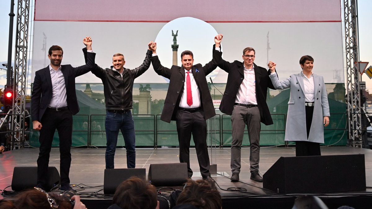Ma is aktív fenyegetést jelent az a háborúpárti hálózat, amely befolyásolná a választásokat