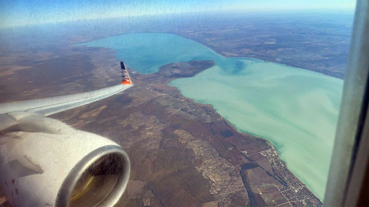 Gépmadarak a Balaton felett