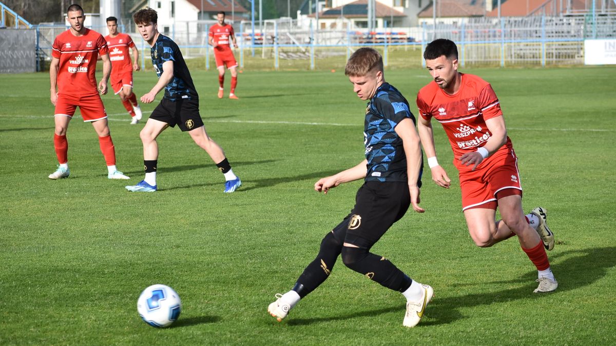 Az utolsó veszprémi focimeccs Pápán
