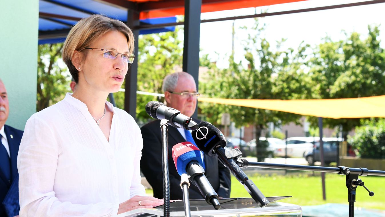 Hornung Ágnes: a csok pluszt igénylők fele két gyermeknél többet szeretne