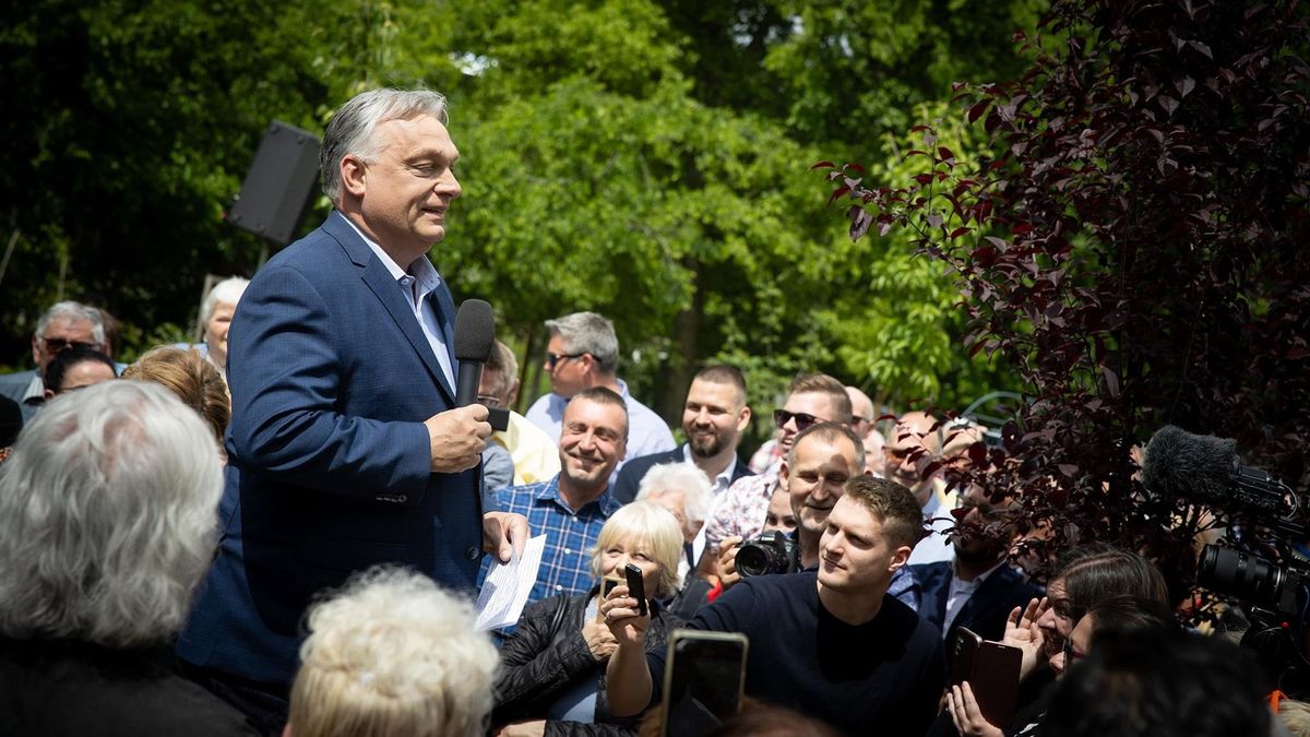 Orbán Viktor: a baloldali politikusok a választások közeledtével legszívesebben letagadnák, hogy háborúpártiak