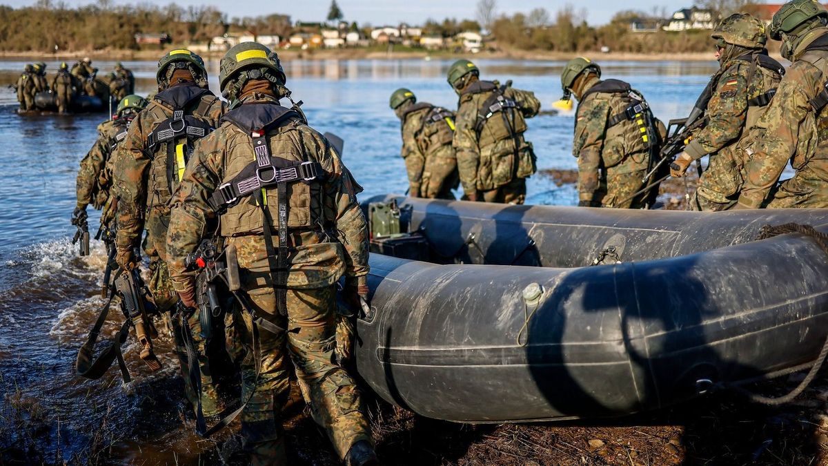 Magyarország ellenzi a világháborús kockázattal járó NATO-misszió létrehozását