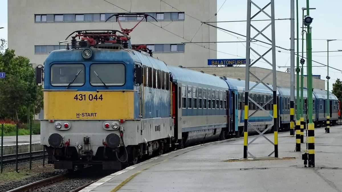 Balatonra utazol? Nézz utána, kell-e helyjegyet váltanod!