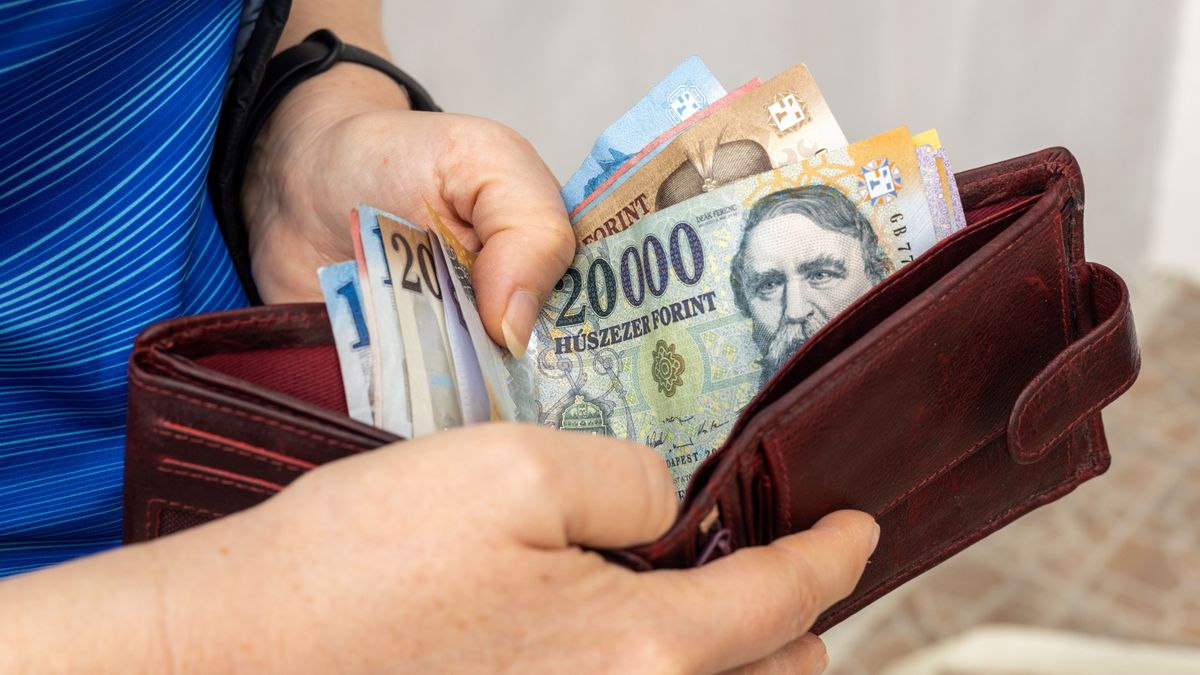 Czomba Sándor: soha nem látott magasságban a fizetések, 658 ezer forintra nőtt az átlagkereset