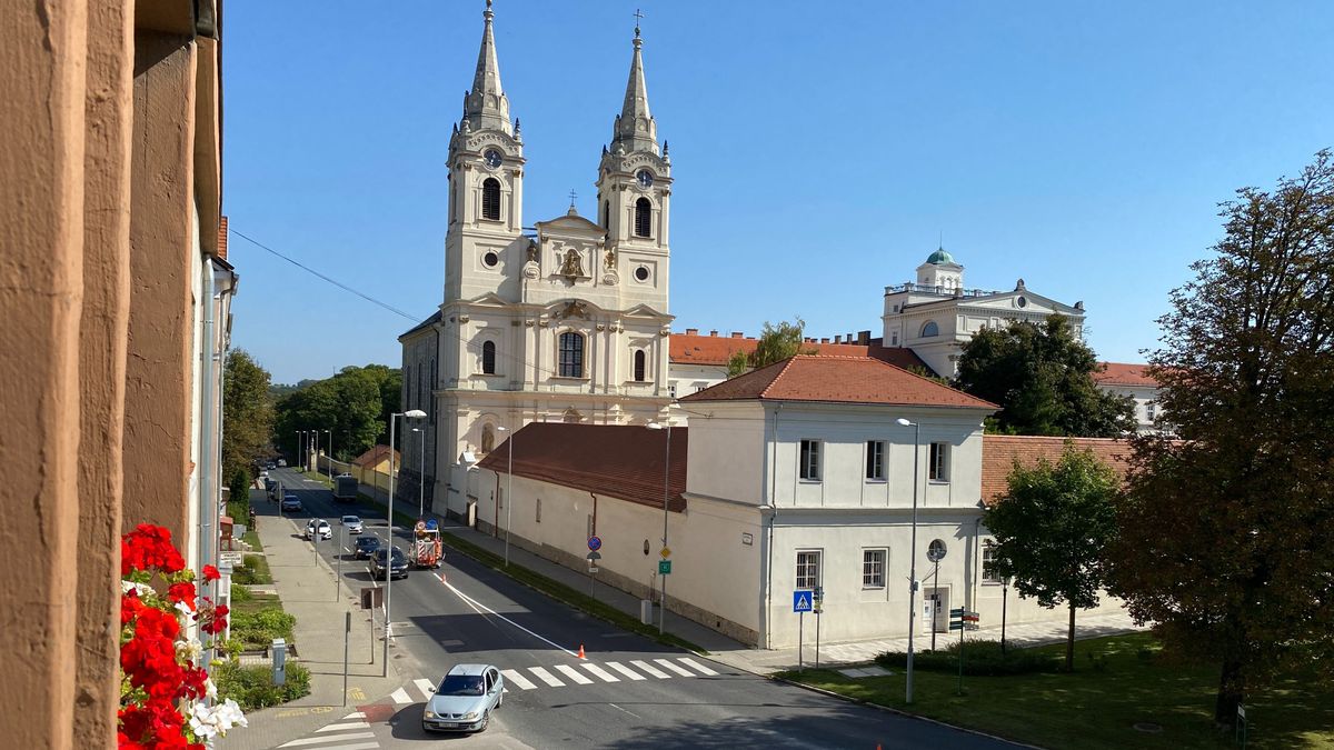 Gyorshajtás Zircen – Traffipaxos mérést ígérnek, traffiboxhoz pályázati pénzt keresnek