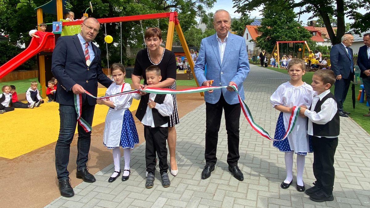 Illeszkedik Balatonfüred eleganciájához: felújították az Óvárosi óvoda udvarát (képgaléria, videó)