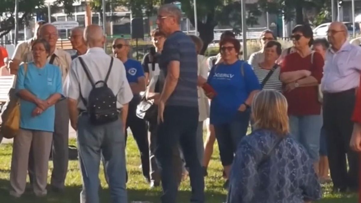 Gyurcsány káromkodva próbálta meggyőzni kisszámú hallgatóságát a kínos utcafórumon (videó)