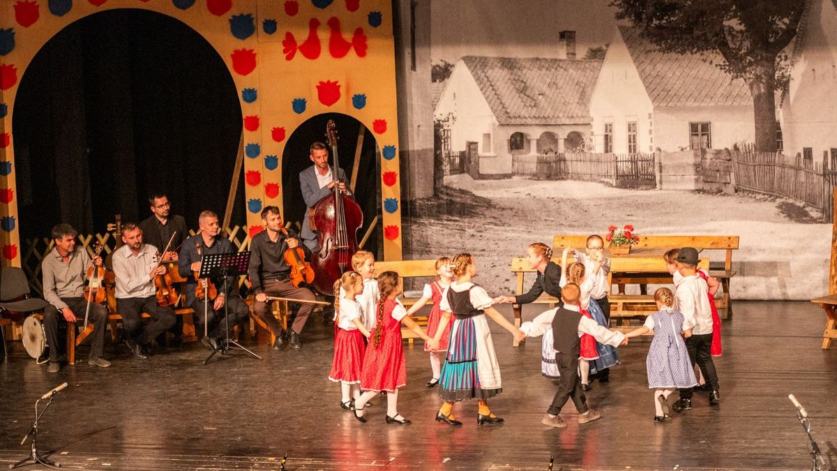 Generációk táncoltak az ajkai gálán