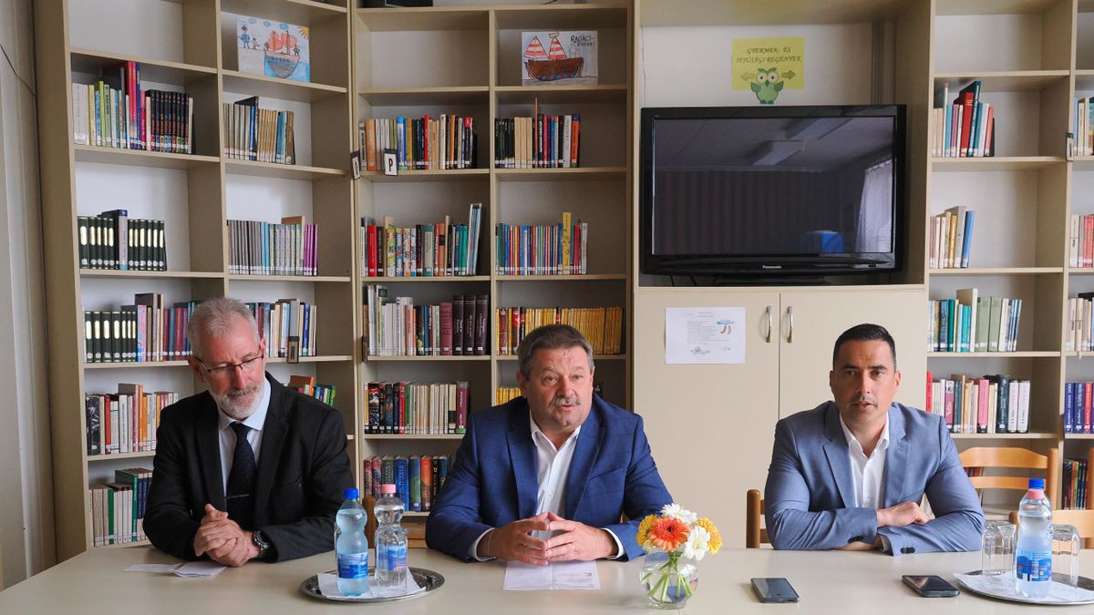 Új, érintőképernyős számítógépek érkeztek a Veszprémi Rózsa Úti Általános Iskolába