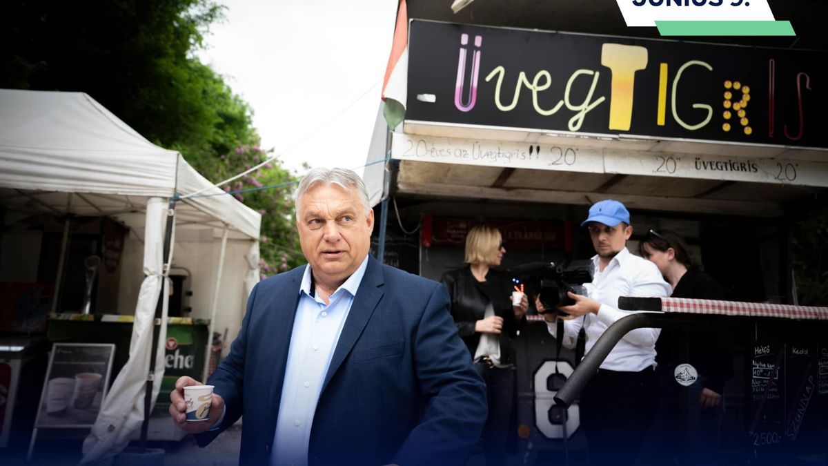 Orbán Viktor az Üvegtigrisnél kávézott