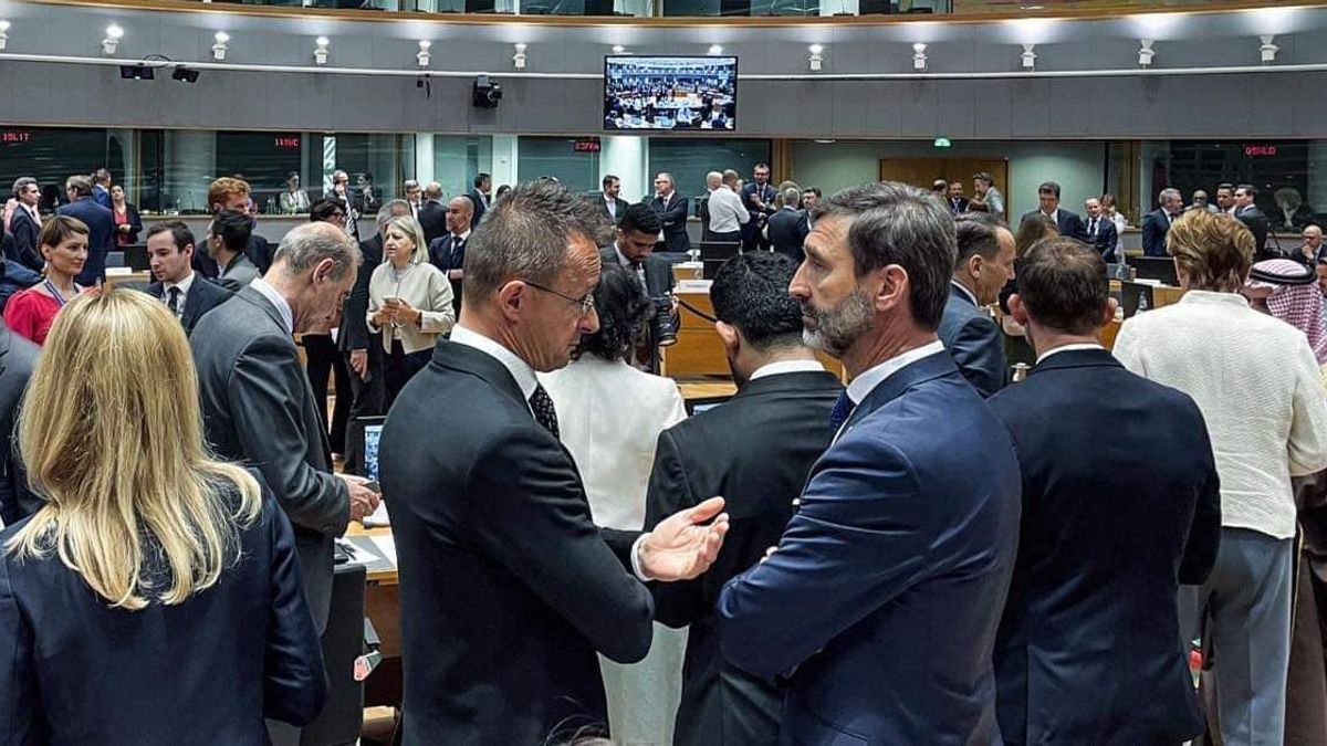 Szijjártó Péter: elfogadhatatlanok a kötelező európai sorkatonaság bevezetéséről szóló őrült ötletek (videó)