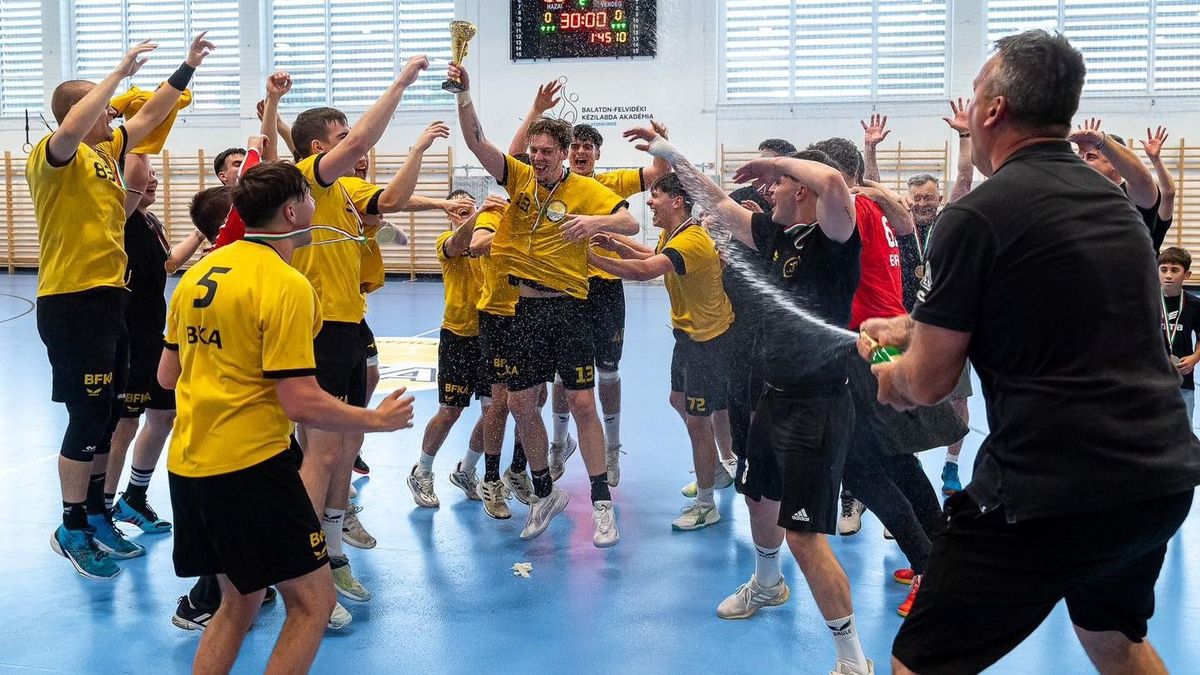 Bajnokok lettek és feljutottak az NB I/B-be a füredi akadémisták