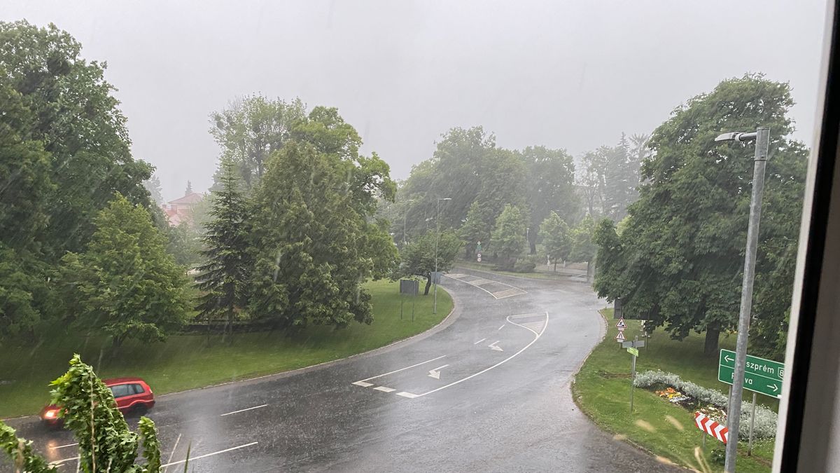 Lecsapott a vihar a Bakonyban (videó)