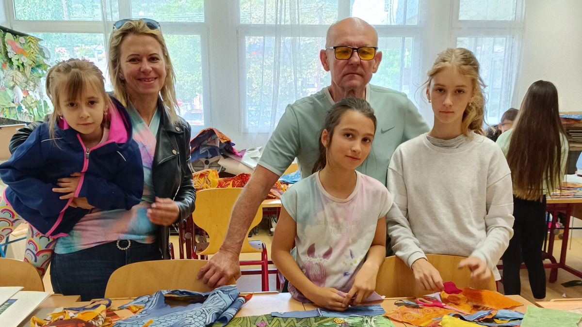 Közös alkotómunka anyák napja alkalmából