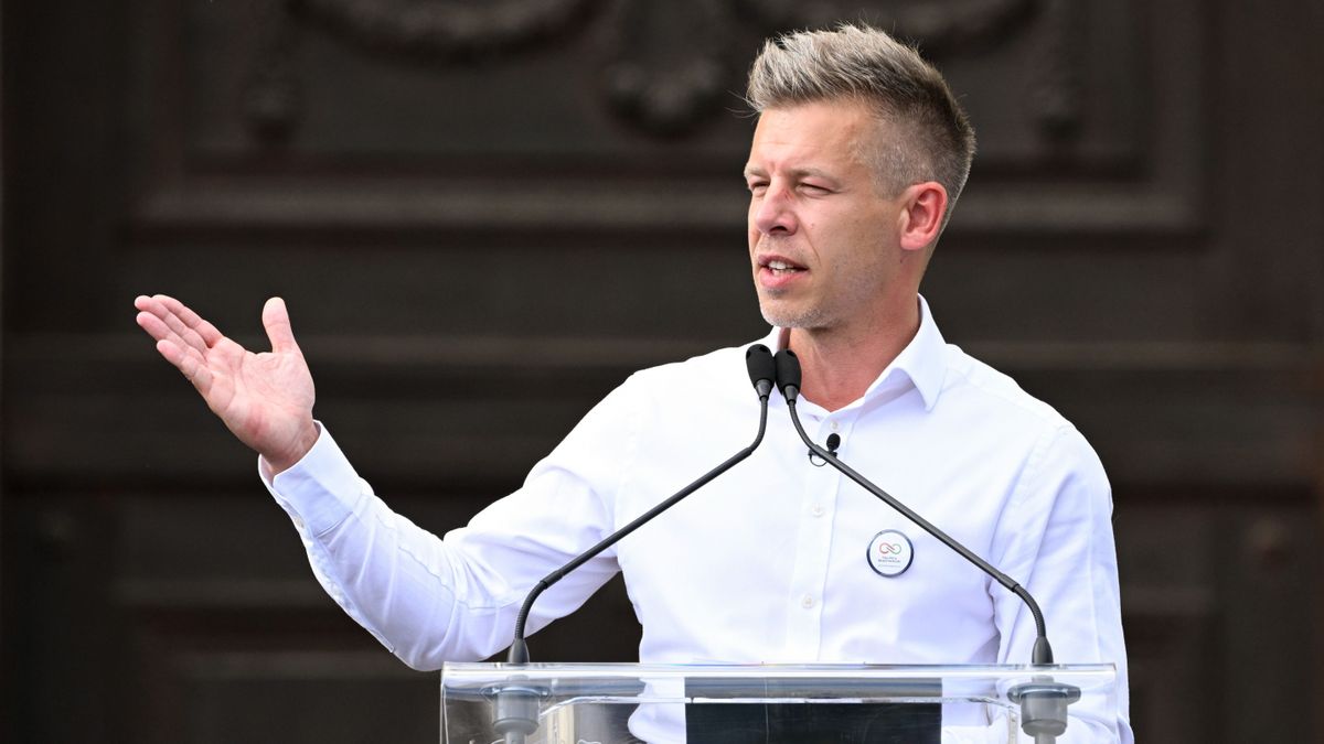 Hiába próbálja cáfolni Magyar Péter, a baloldal továbbra is háborúpárti