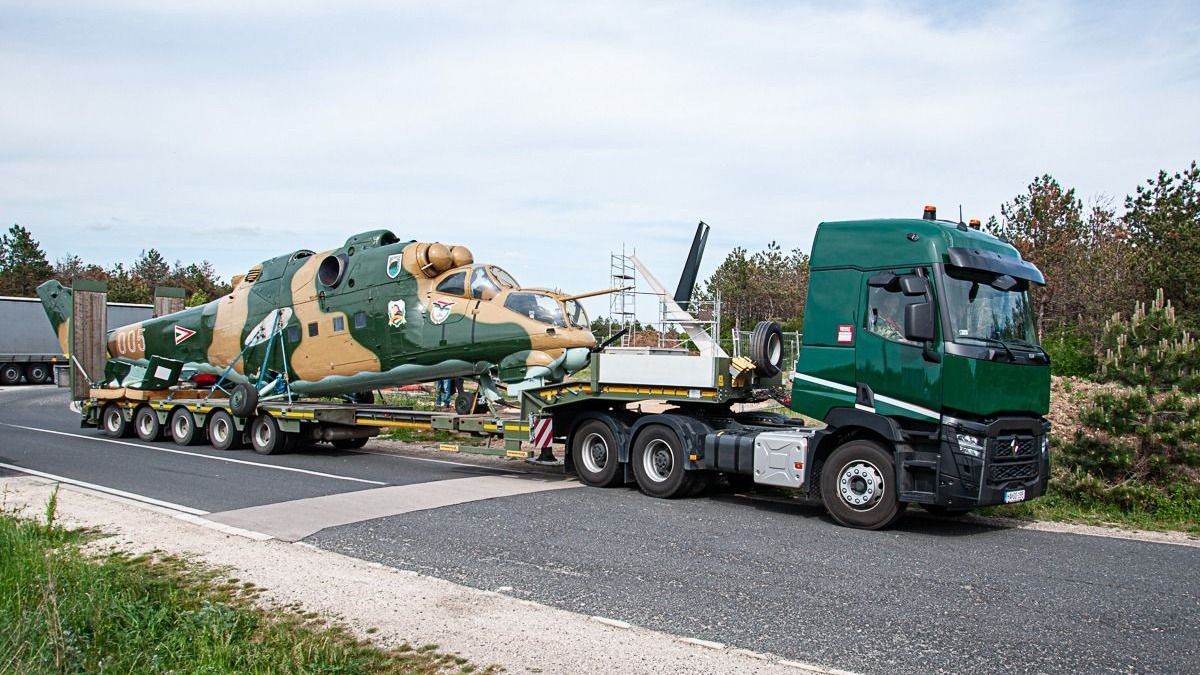 Veszprém-Szentkirályszabadja közelében landolt egy Mi-24-es helikopter