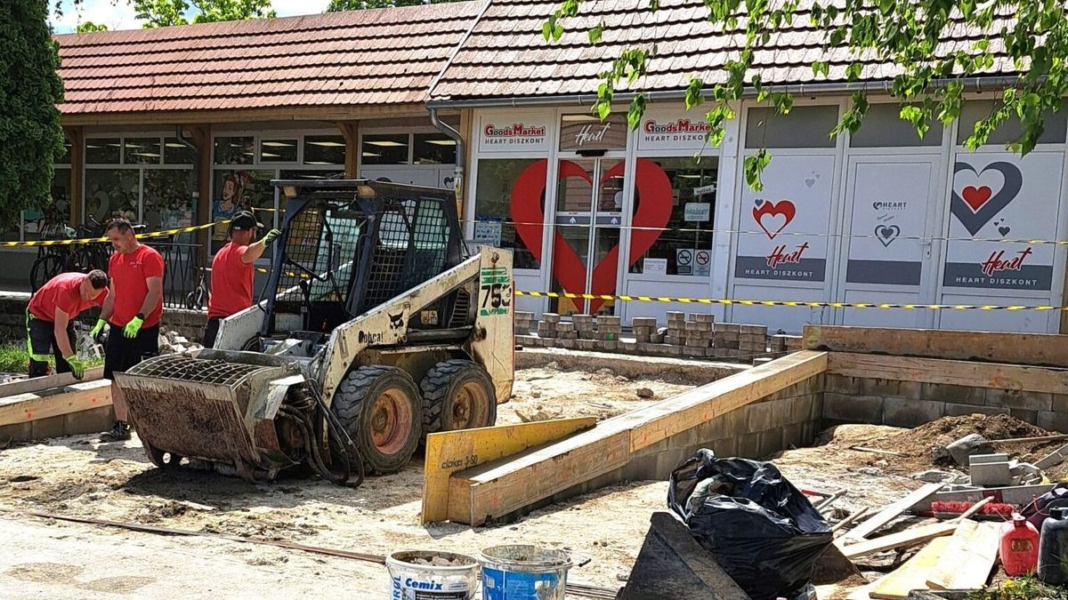 Elbontották a balesetveszélyes lépcsőt Berhidán