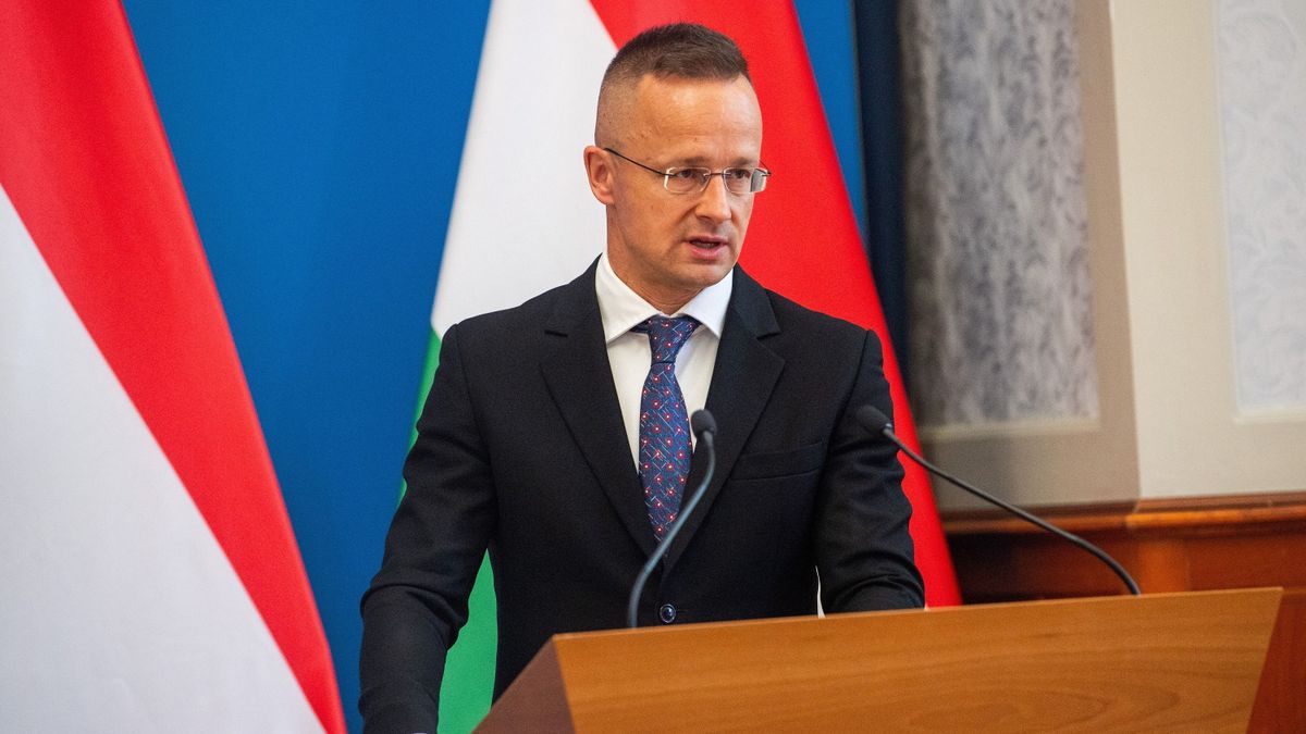 Szijjártó: Komárom példátlan fejlődését mutatja az Igmándi Erőd felújítása is (videó)