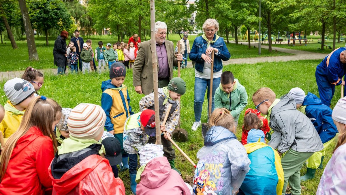 Fákat ültettek a jubileum alkalmából