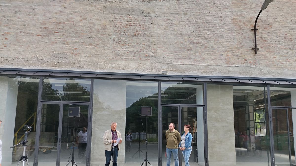 Megújul az ajkai kriptongyár épülete