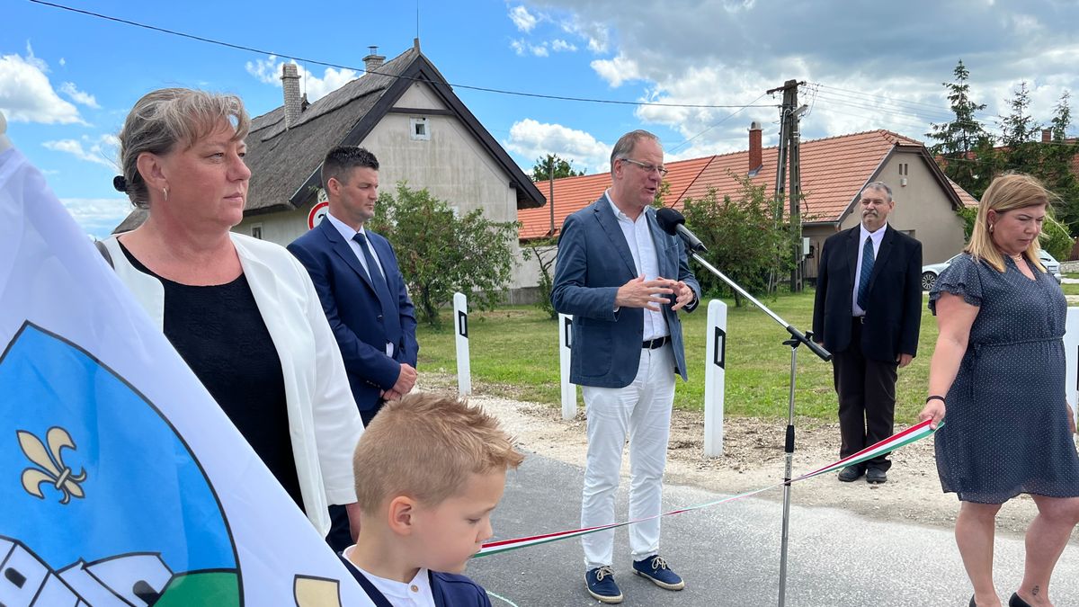 Új út vezet a telkekhez Sáskán