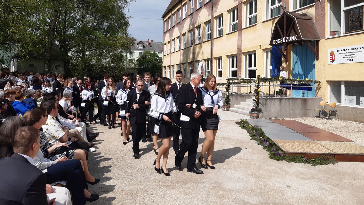 Vizsgaszimulációkkal is segítik a felkészülést az érettségire a bélásoknál