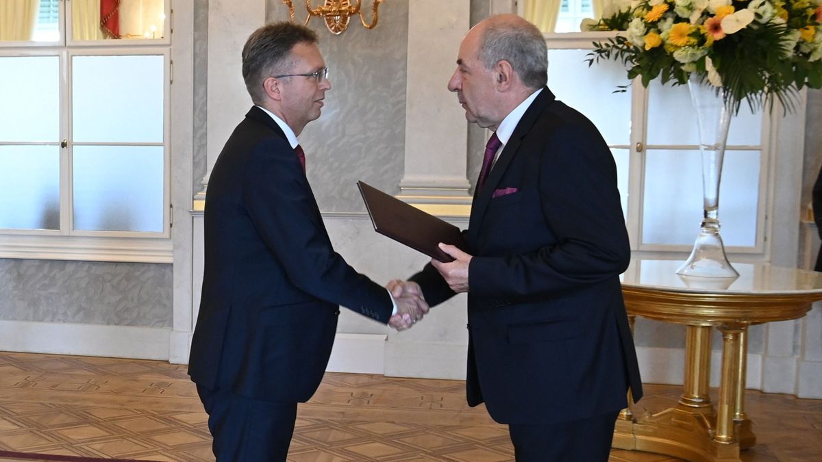 Letette esküjét Hankó Balázs, az új kulturális és innovációért felelős miniszter